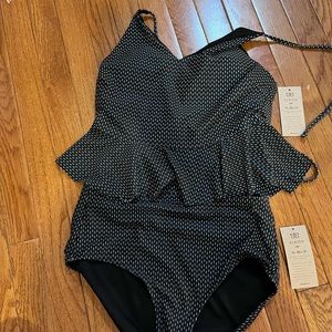 Albion fit NWT midnight dash swimsuit